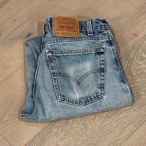 Vintage Levi 550 33x32 Light-Med Wash Relaxed Fit Tapered Leg